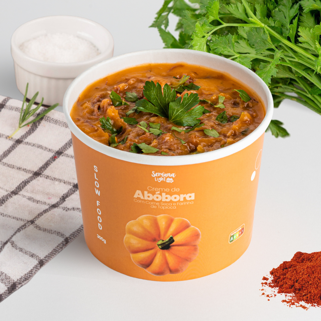 Creme de Abóbora com Carne Seca e Farinha de Tapioca